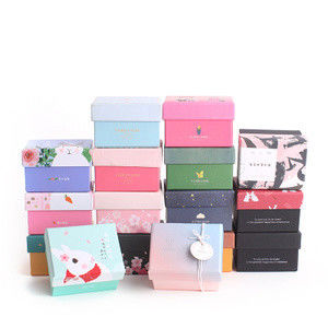 Semi Automatic Box Four Sides Wrapping Machine And Tucking In Paper To Box Bottom Machine