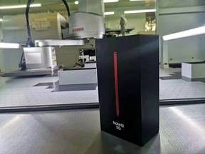 Mobile Phone Gluing Box Pasting Machine 40pcs/Min Multi Function