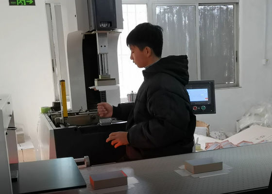 Semi-Automatic Rigid Cellphone Boxes Wrapping Machine Also Can Make Cosmetic Boxes