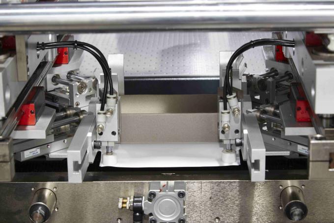 Boxpicker Machine Fully Automatic Rigid Paper Chocolate Box Machine Cardbaord Size 750X450mm